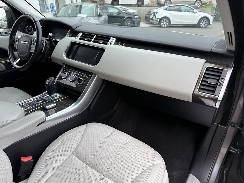 Land Rover Range Rover Sport BEZ TECHNICKÉHO PRŮKAZU - fotka 15 z 20