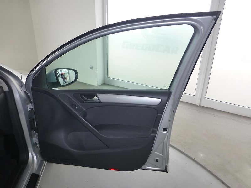 Volkswagen Golf (2009) 1,4I**DIGIKLIMA** - fotka 16 z 24