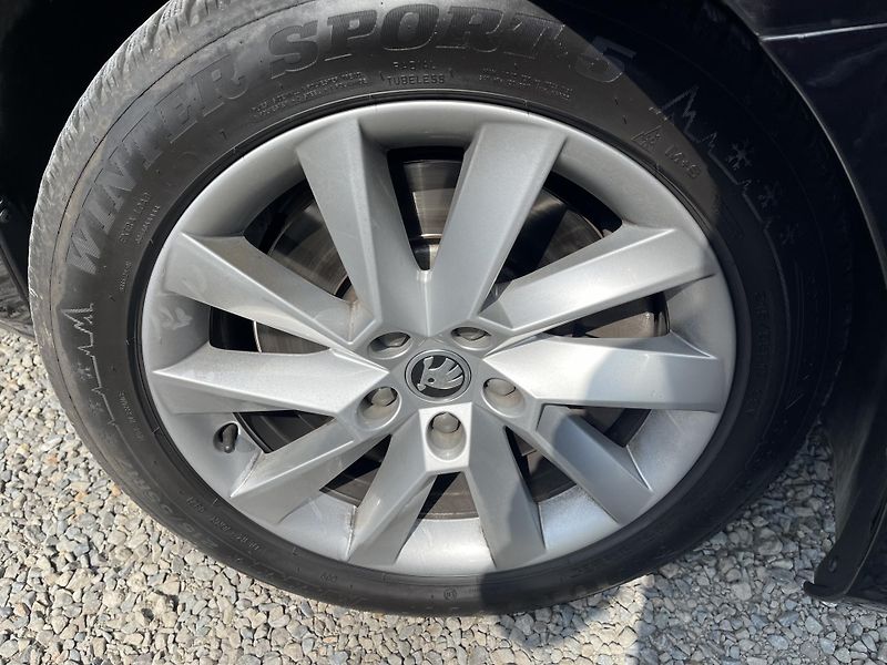 Škoda Superb 2.0 TSi Dsg 4x4 STYLE-DPH-ČR ! - fotka 49 z 54