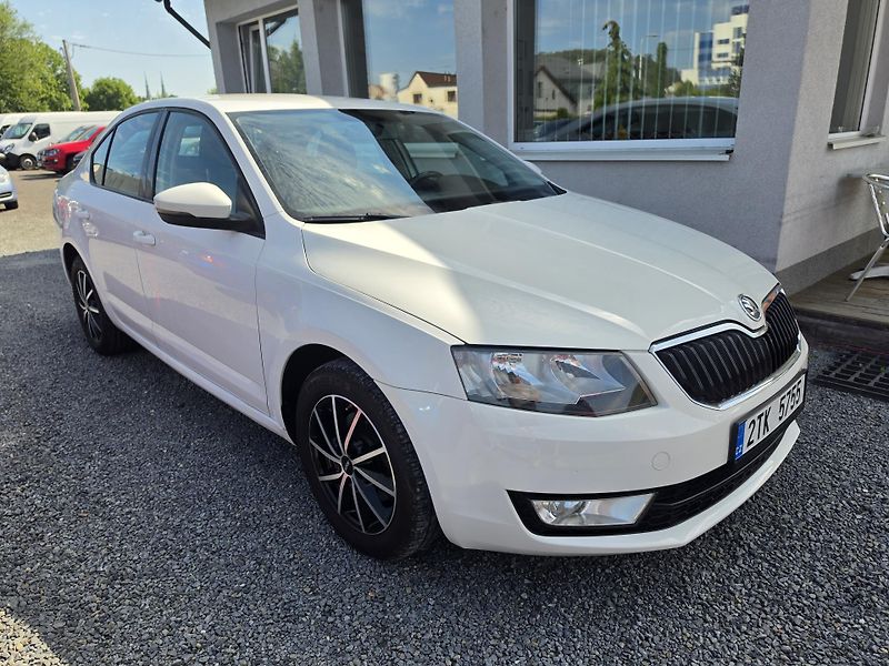 Škoda Octavia 1.6 TDI Vyhřev sedadel  - fotka 1 z 20