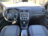 Ford Focus (2006) 1.6TDCi,ESP,EL. SEDAČKY - náhled 24