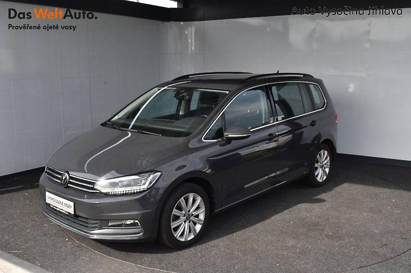 Volkswagen Touran (2023) 1.5TSI 110kW 7 míst, LED - fotka 1 z 25