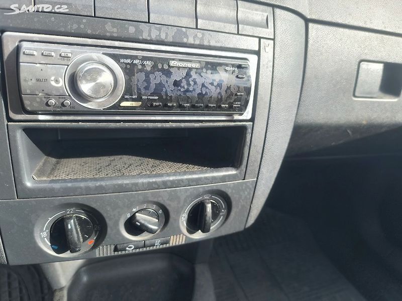 Škoda Fabia 1,4i,KLIMA,PĚKNÁ,SERVISKA,TZ - fotka 11 z 17