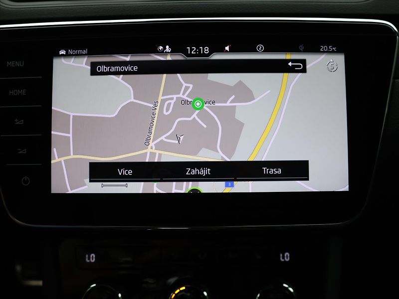 Škoda Superb 2,0 TDI 147kW DSG CZ Sportline - fotka 21 z 32