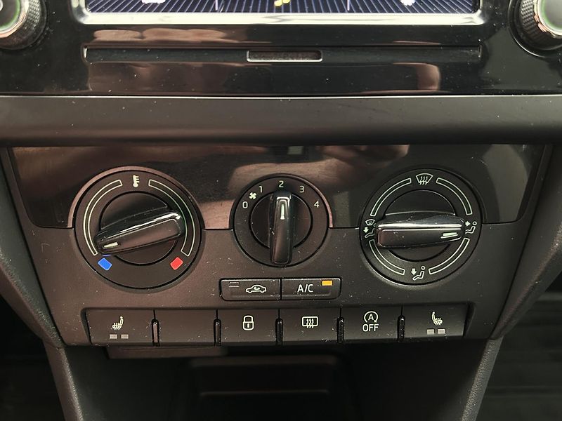 Škoda Rapid 1.0 TSI  Ambition   Plus - fotka 12 z 25