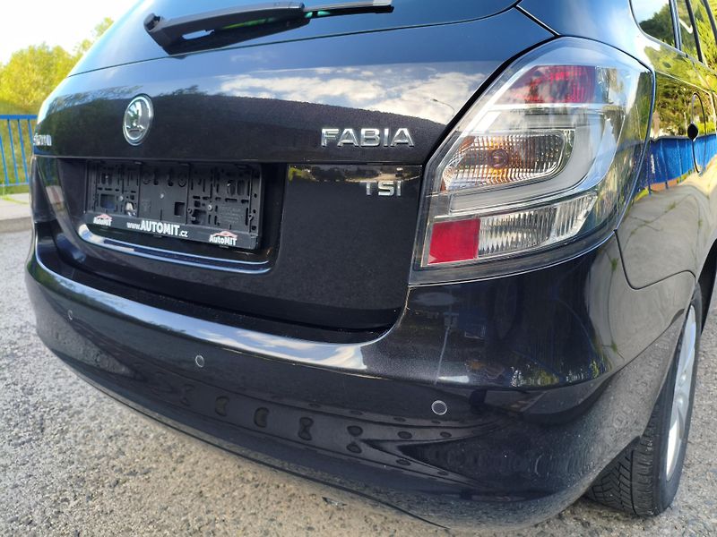 Škoda Fabia (2014) 1,2 TSI Style Fresh Combi - fotka 30 z 30