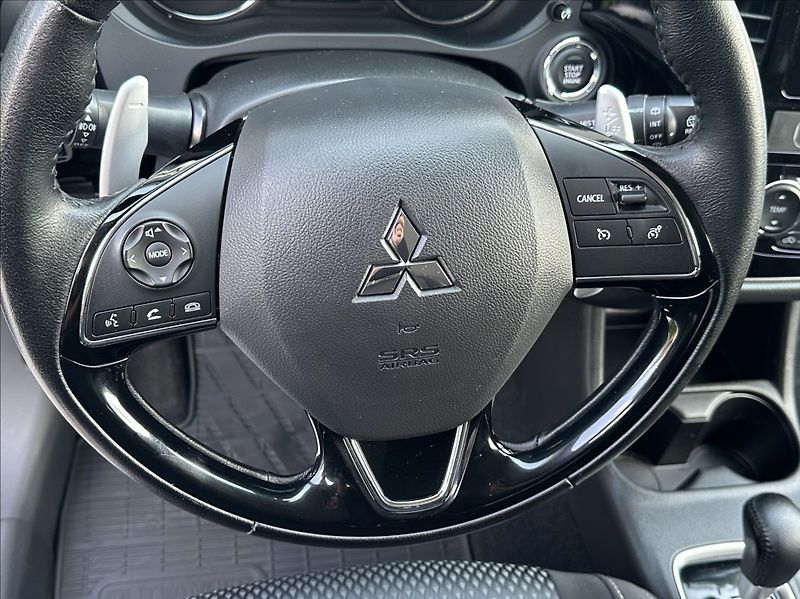 Mitsubishi Outlander 2,0 150PS  Intense A/T 4x4 - fotka 31 z 53