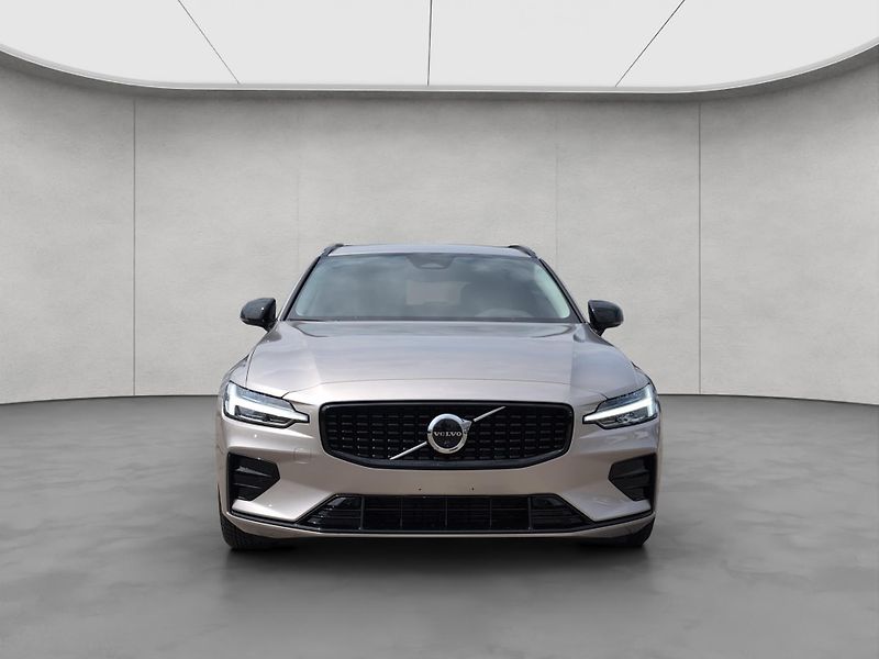 Volvo V60 B4 Plus Dark - fotka 9 z 27