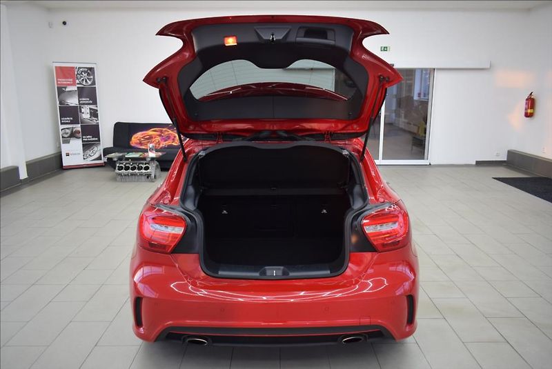 Mercedes-Benz Třídy A 2,0 i, 250 SPORT,aut,navi, - fotka 11 z 28