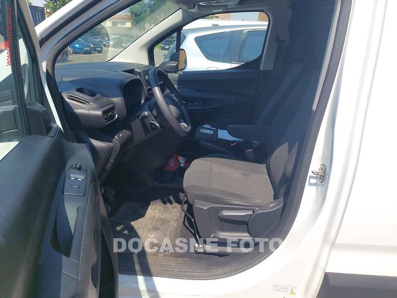 Toyota ProAce City (2022) 1.5D-4D MAXi, 1.maj,ČR, AC - fotka 6 z 7