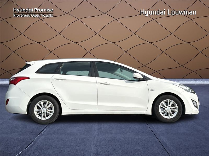 Hyundai i30 1,6 MPI Trikolor - fotka 3 z 16