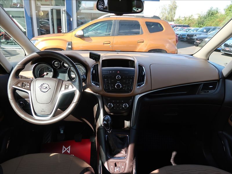 Opel Zafira 2,0 TDCi,96kW,NovéČR,tempomat - fotka 16 z 23