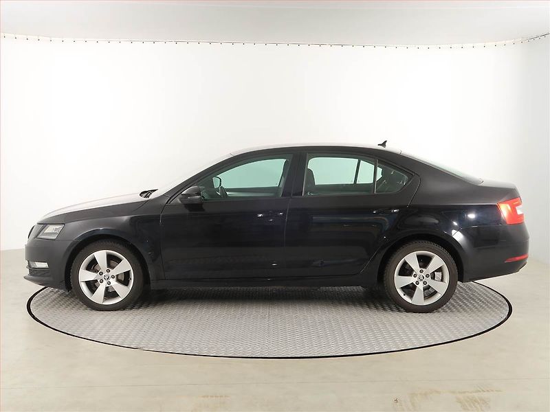 Škoda Octavia (2019) 1.6 TDI, Serv.kniha, Navi - fotka 3 z 17