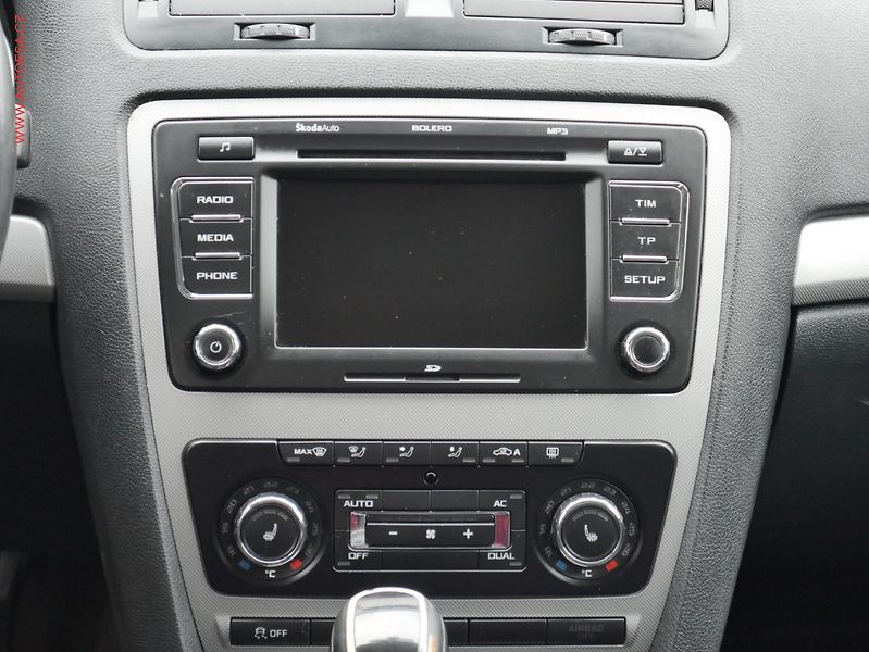Škoda Octavia (2012) 1.6TDi, ČR, autoAC - fotka 11 z 22