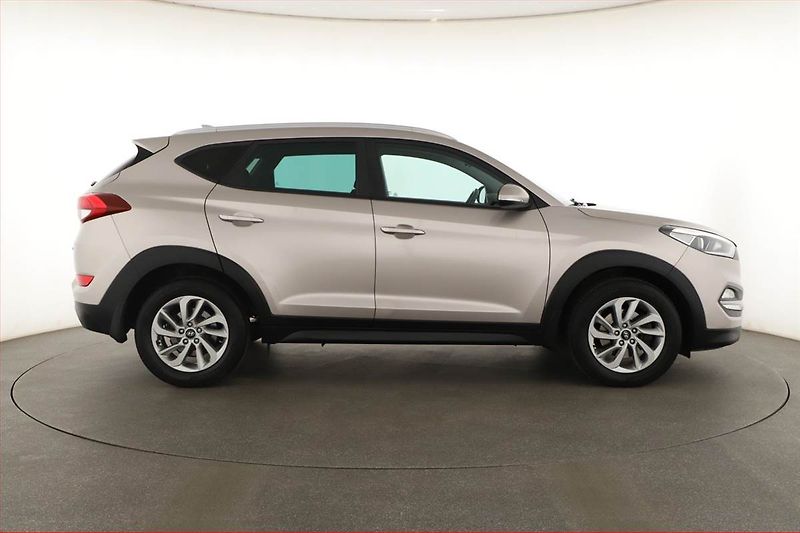 Hyundai Tucson (2016) 1.7 CRDi, Automat, Navi - fotka 6 z 22