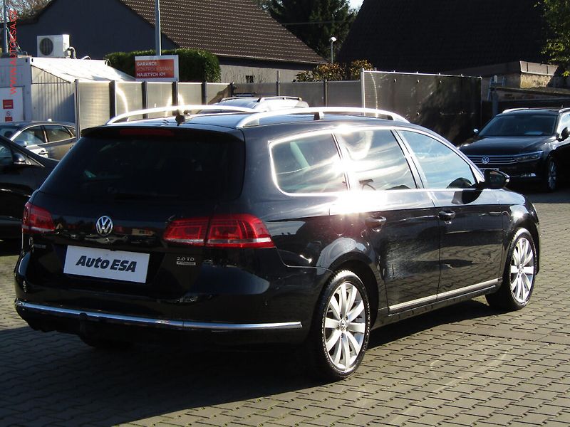 Volkswagen Passat (2012) 2.0 TDi, Highline, DSG - fotka 4 z 23
