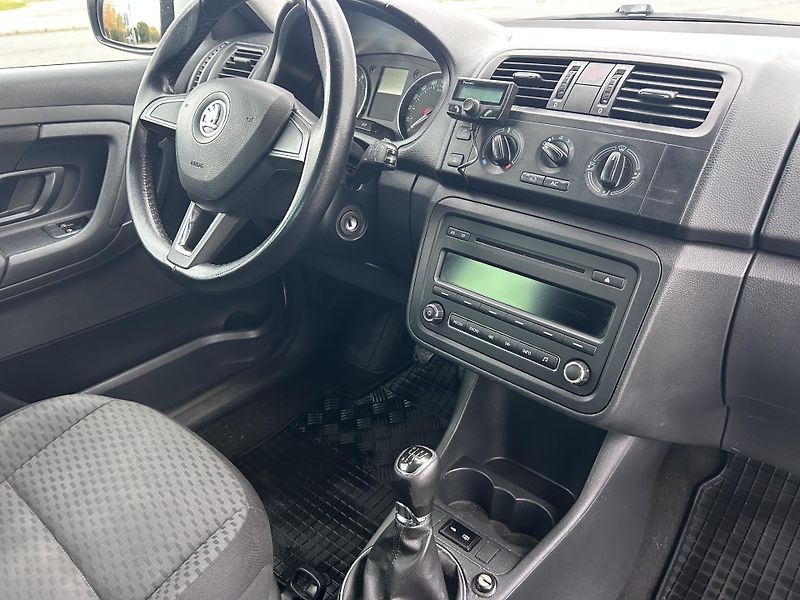 Škoda Fabia Kombi 1.2 TSI Ambiente - fotka 14 z 31
