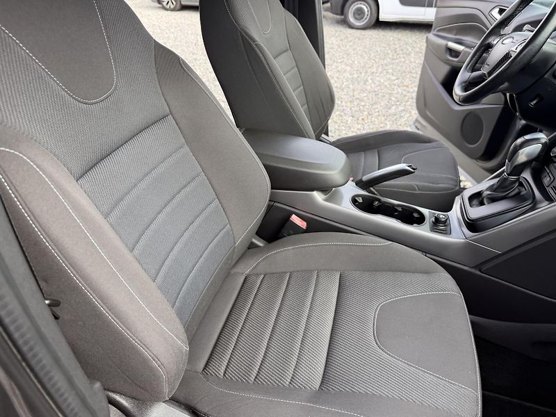 Ford Kuga 2.0TDCi 140PS 162TKM SERVIS!!! - fotka 131 z 162