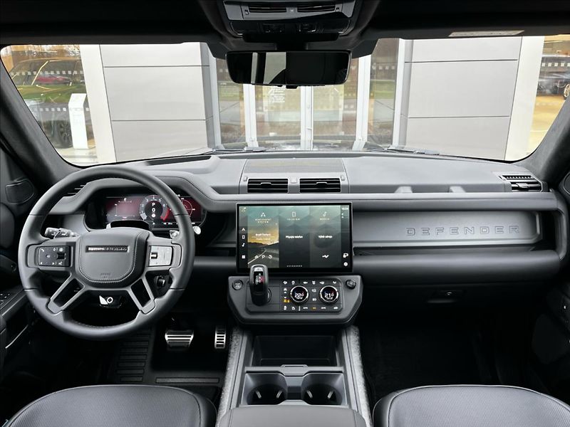 Land Rover Defender (2026) 4,4 110 OCTA P635 V8 AWD - fotka 13 z 24