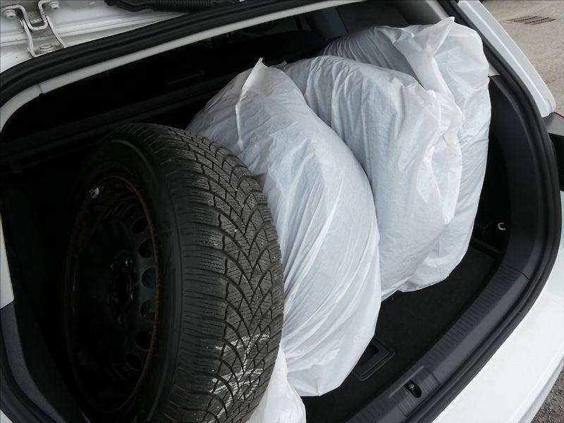 Volkswagen Golf 1,2 TSi 81kW 2x kola, serviska - fotka 16 z 54