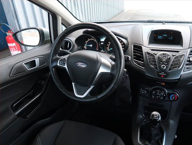 Ford Fiesta (2015) Comfort 1.25, Serv.kniha - fotka 7 z 18