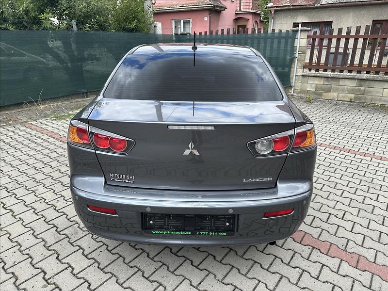 Mitsubishi Lancer 1,6 33 tis KM !! TOP STAV !! - fotka 4 z 27