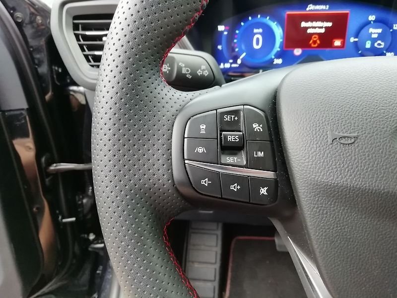Ford Kuga ST-Line X 2.5 Duratec Hybrid P - fotka 10 z 20