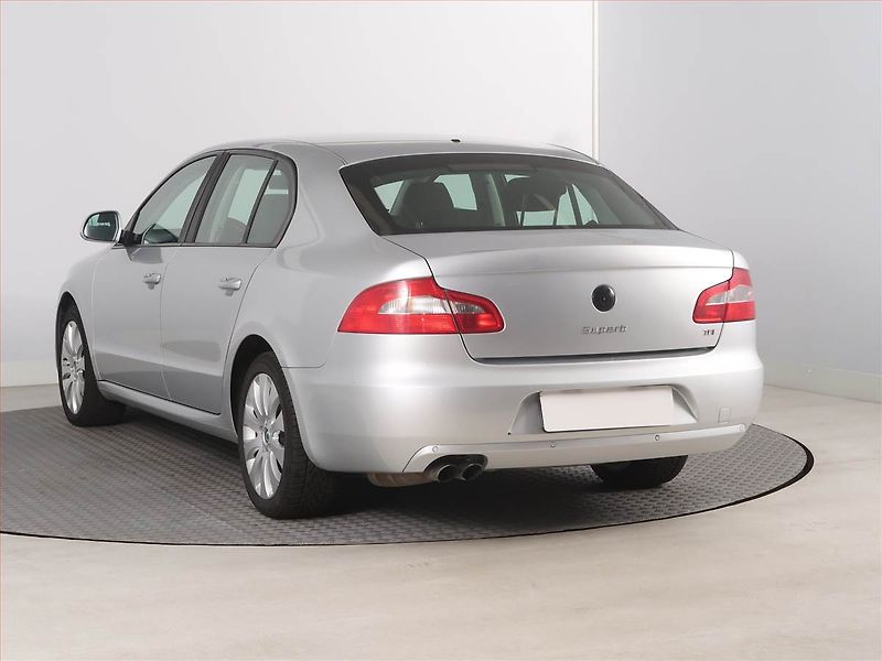 Škoda Superb (2013) Comfort 2.0 TDI, Tempomat - fotka 4 z 14