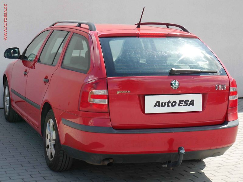 Škoda Octavia (2012) 1.6i, AC, tažné - fotka 6 z 16