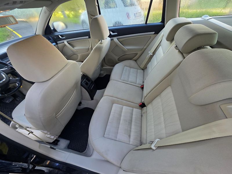 Škoda Octavia (2011) 2 face 2.0 TDi 103kw DSG - fotka 9 z 15