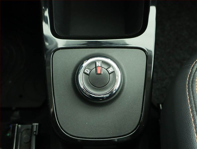 Dacia Spring (2024) Electric 65 (27 kWh), SoH 97% - fotka 13 z 17
