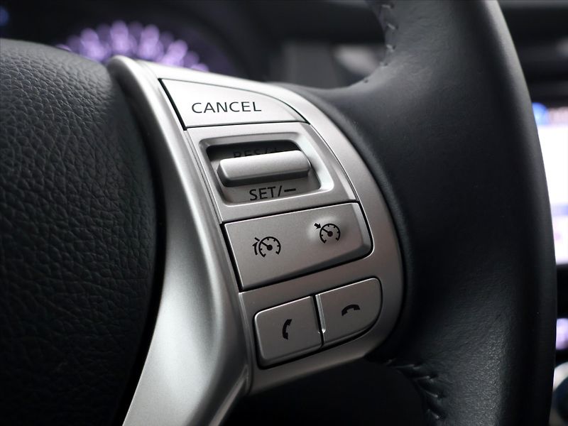 Nissan Qashqai 1,2 DIG-T 85 kW N-Connecta - fotka 17 z 31