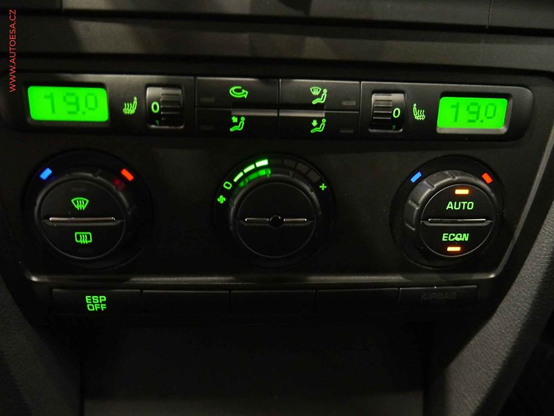 Škoda Octavia (2007) 1.9TDi, 2.maj,ČR, xenon - fotka 14 z 17