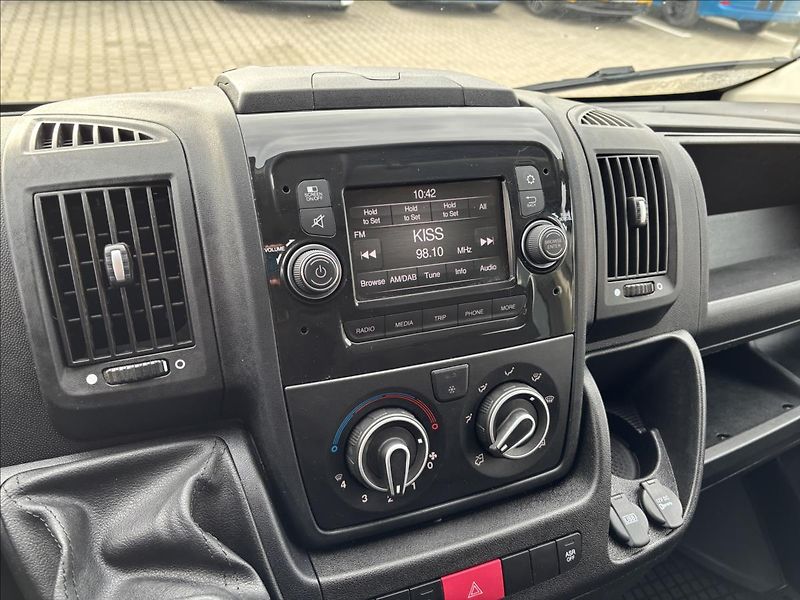 Peugeot Boxer 2,2 BluHDI 88kW L1 Active - fotka 23 z 31