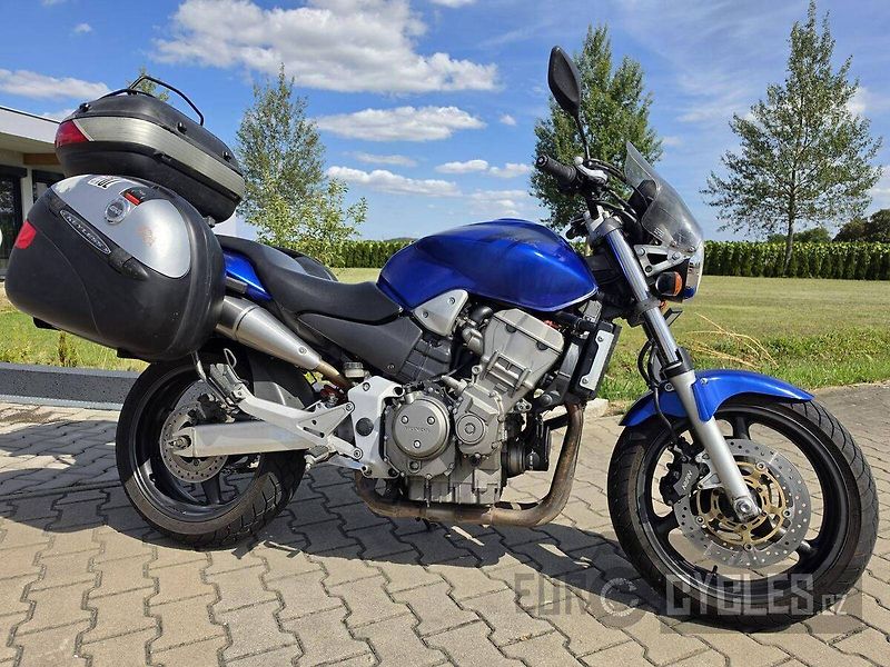 Honda CB 900 F Hornet (2004) - fotka 1 z 17