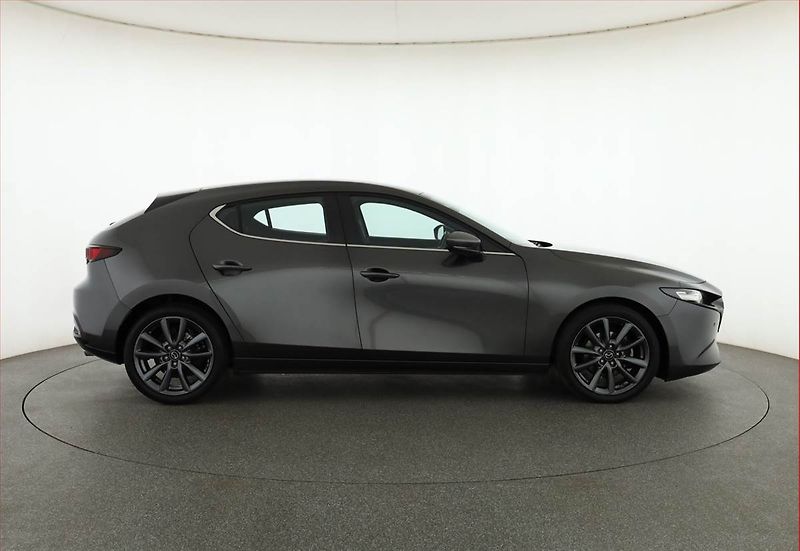 Mazda 3 (2021) 2.0 Skyactiv-G, 70TKM,Klima - fotka 6 z 20