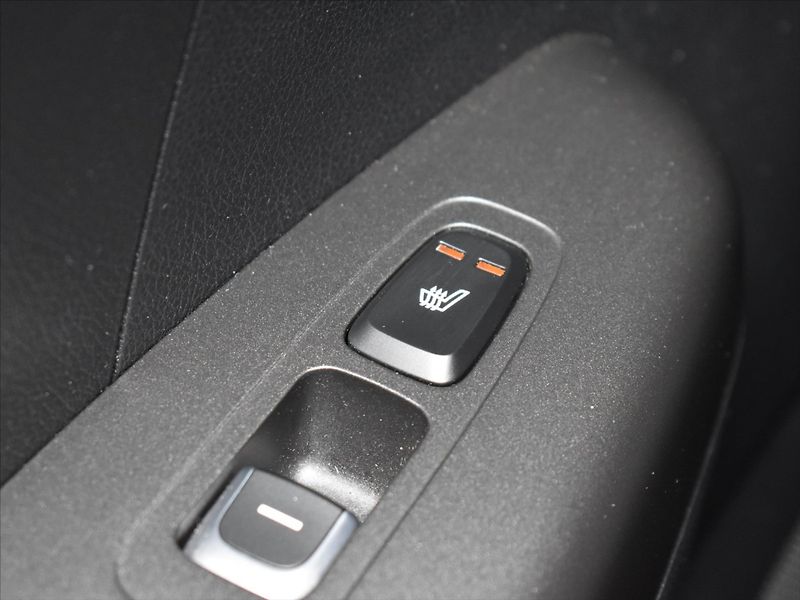 Kia Sportage 2,0 CRDI Kamera,výhřevy - fotka 19 z 22