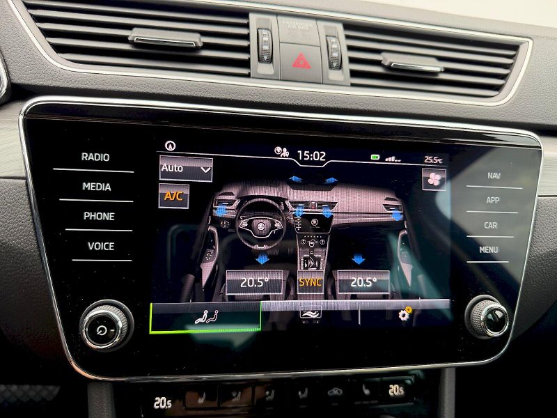 Škoda Superb (2023) 2.0 TDI 110kW DSG Style Plus - fotka 20 z 35