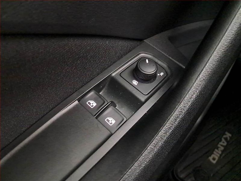 Škoda Kamiq (2023) Ambition 1.0 TSI - fotka 17 z 17
