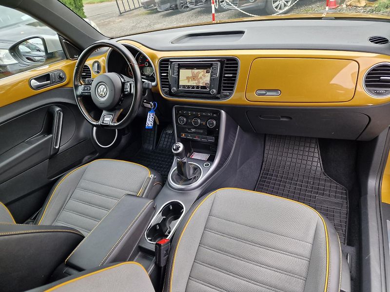 Volkswagen Beetle 2,0TDI 110PS DUNE - fotka 11 z 22