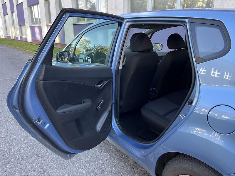 Hyundai ix20 1,4i  /LPG/1.maj./ČR /servis - fotka 13 z 33