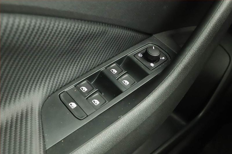 Škoda Scala (2025) 1.0 TSI, Monte Carlo - fotka 17 z 17