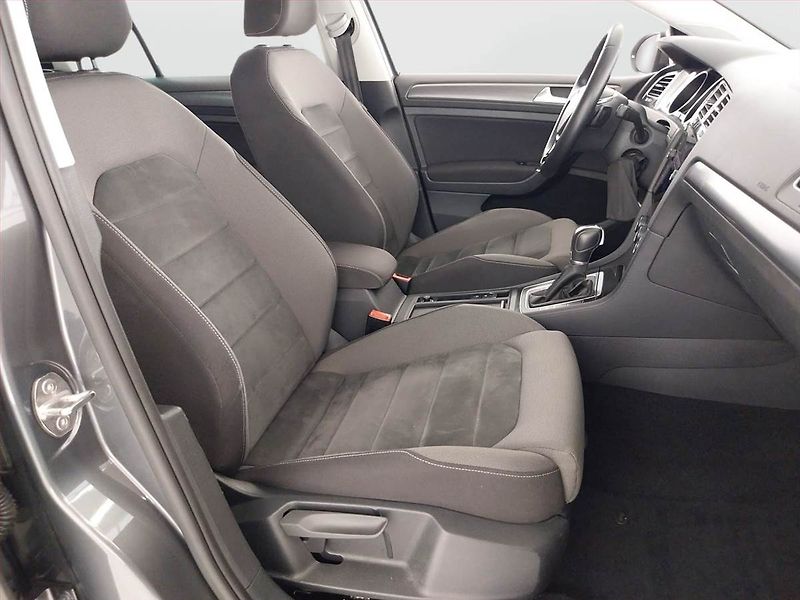 Volkswagen Golf (2018) Comfortline 1.6 TDI, Automat - fotka 9 z 21