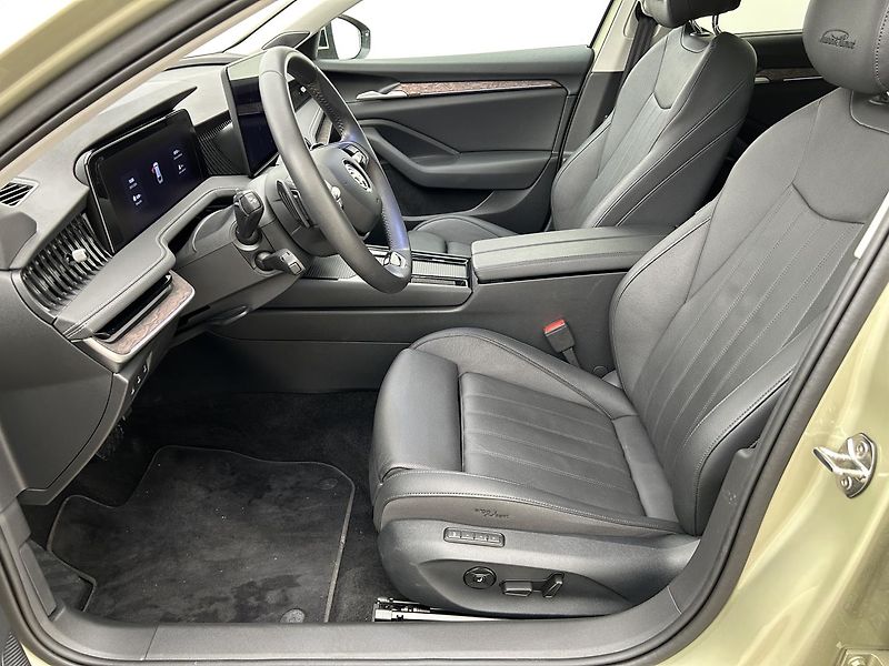 Škoda Superb 2.0 TDI 4x4 L & K - fotka 6 z 31