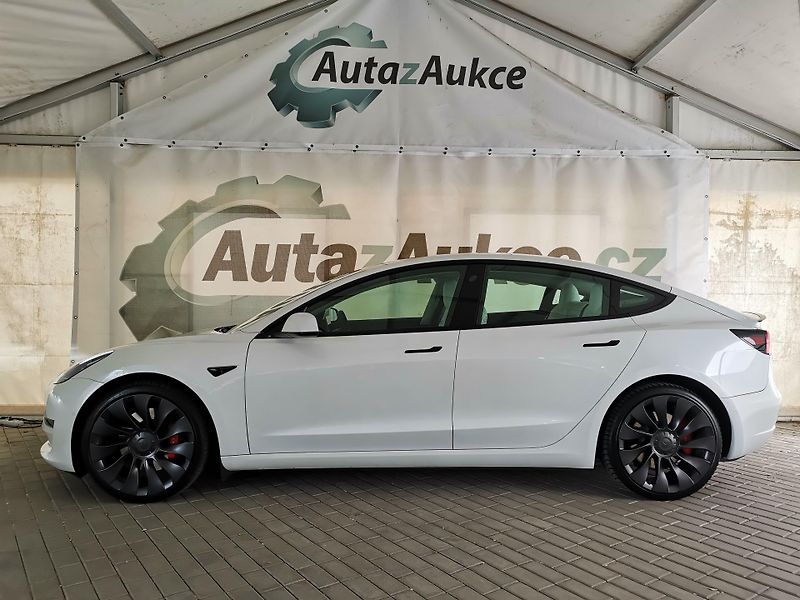 Tesla Model 3 (2021) 377KW Performance 39tkm DPH  - fotka 5 z 28