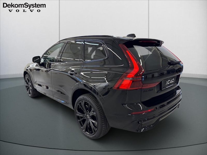 Volvo XC60 2,0  T8 Ultra Black Edition - fotka 4 z 16