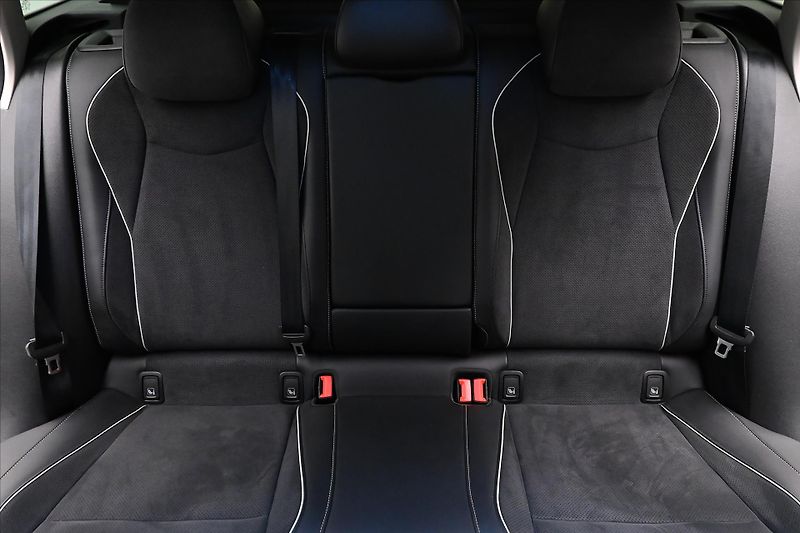 Volkswagen Passat 2,0 TDI 110 kW DSG Business Zá - fotka 29 z 33