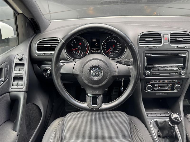 Volkswagen Golf 1,2 TSI 77kW Comfortline ČR - fotka 17 z 30