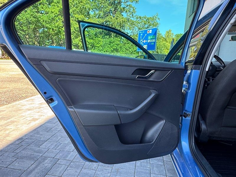 Škoda Rapid (2015) 1.2 TSi - fotka 9 z 32