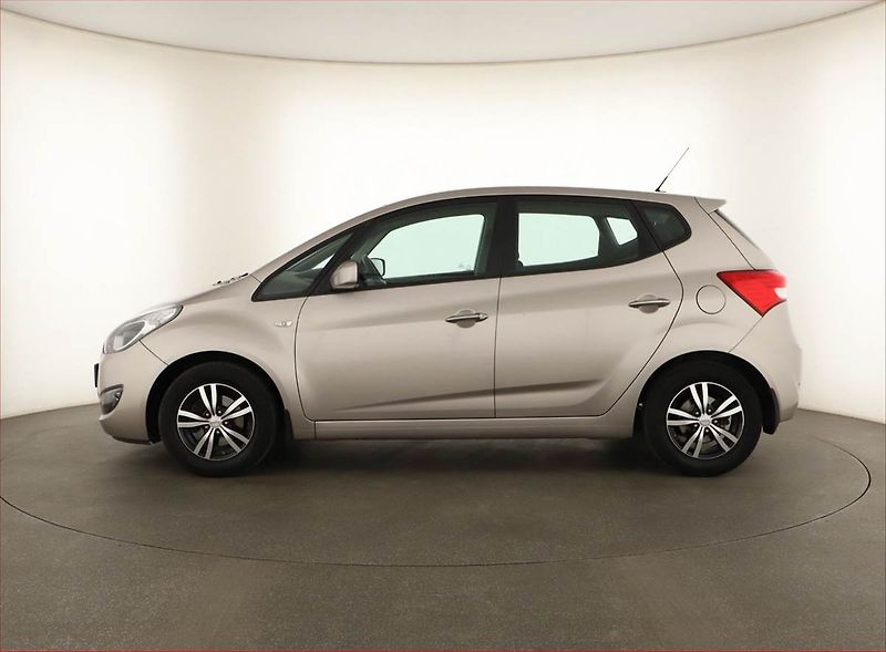 Hyundai ix20 (2015) 1.4 CRDi, Serv.kniha - fotka 3 z 13